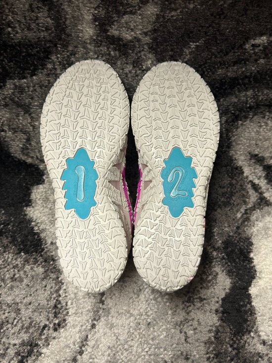 Athletic_Shoes